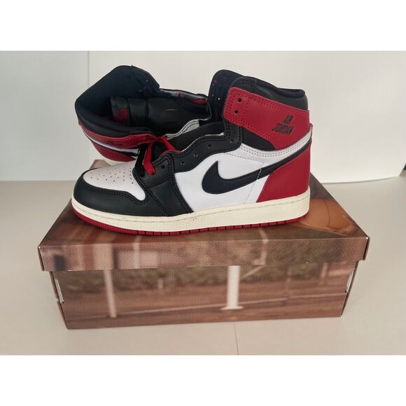 AIR JORDAN 1 RETRO HIGH OG GS FD1437 106 WHITE/BLACK-VARSITY RED-SAIL 6Y - Picture 1 of 11